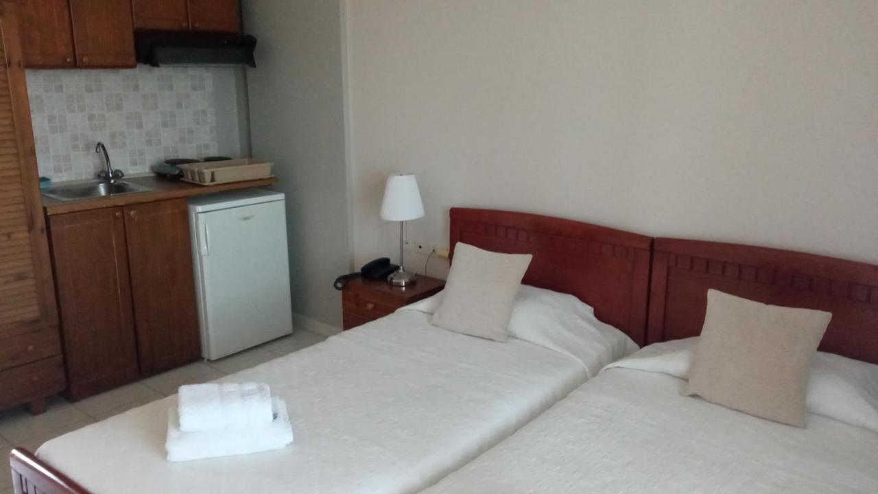 Hotel Pavlos - Studios Толон Екстериор снимка