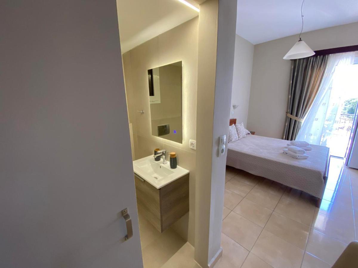 Hotel Pavlos - Studios Толон Екстериор снимка