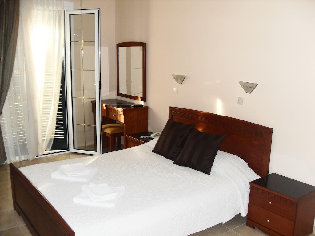 Hotel Pavlos - Studios Толон Стая снимка